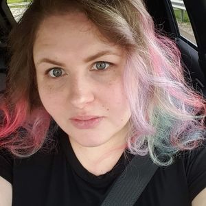 Meet your Posher, Crystal